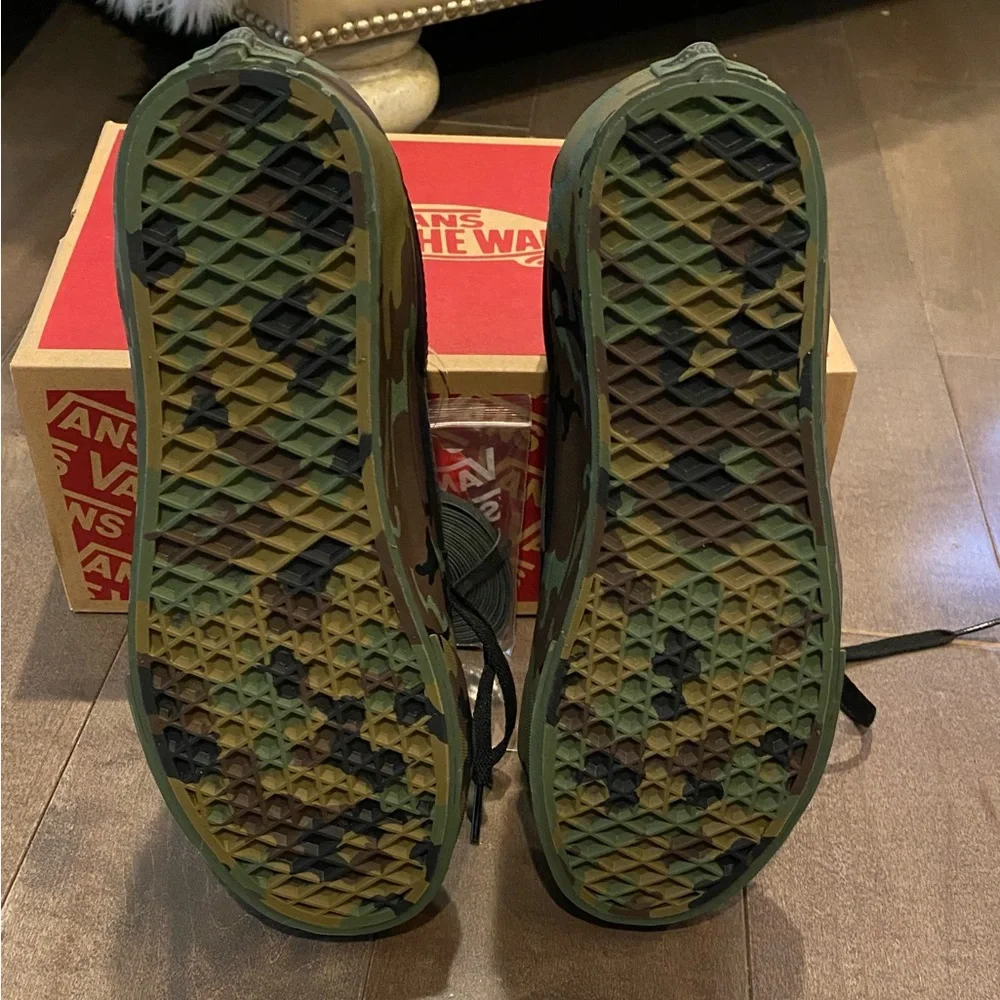 Vans Black and Green Camo High-Top Sneakers - Picture 9 of 13